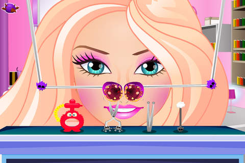 小公主苏菲亚清理鼻腔 - 小公主的舞会沙龙,女孩免费美容换装化妆游戏 screenshot 2